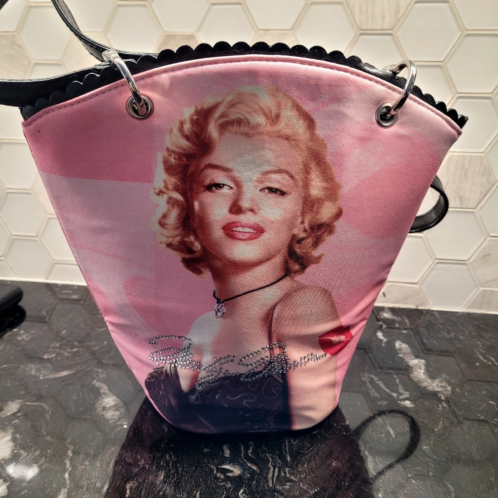 Marilyn monroe handbag